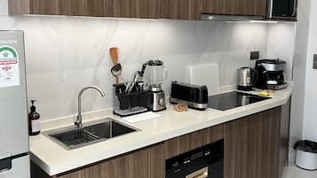 Deluxe Apartment | Private kitchen