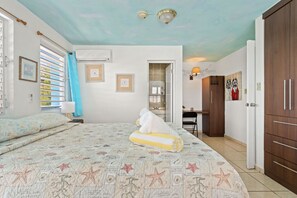 1 chambre, fer et planche à repasser, Wi-Fi, draps fournis