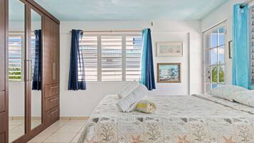 1 slaapkamer, een strijkplank/strijkijzer, wifi, beddengoed