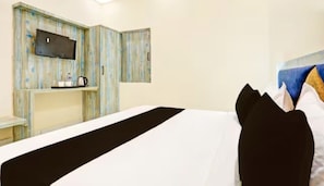Tabla de planchar con plancha, wifi gratis, ropa de cama