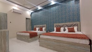 Family Room - Vrrinda By GRB (Varanasi)