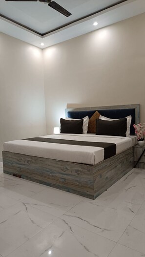 Deluxe Room - Vrrinda By GRB (Varanasi)