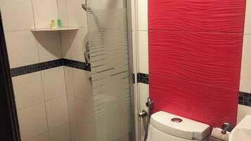 Basic Single Room | Bathroom | Shower, hair dryer, towels, soap