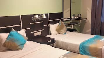 Desk, laptop workspace, iron/ironing board, free WiFi