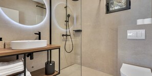 Bathroom - Villa LiTo - Apt 3. Two bedroom sea view (Brela)