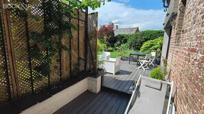 Terrace/patio - Cosy, country-style 3* gîte in the heart of Picardy's heritage, sleeps 5 (Mesbrecourt-Richecourt)