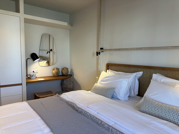 Adriana Luxury Villas - Milos