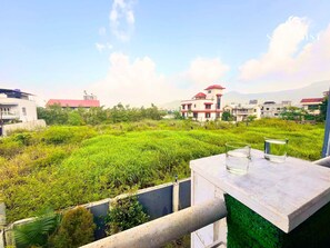 Property grounds - Aegis Poolside Villa I StayMist (Lonavala)