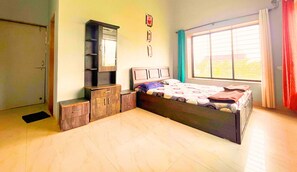 3 bedrooms, free WiFi, bed sheets