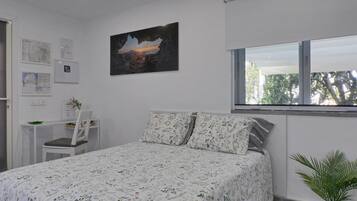 1 habitación, tabla de planchar con plancha, wifi gratis y ropa de cama