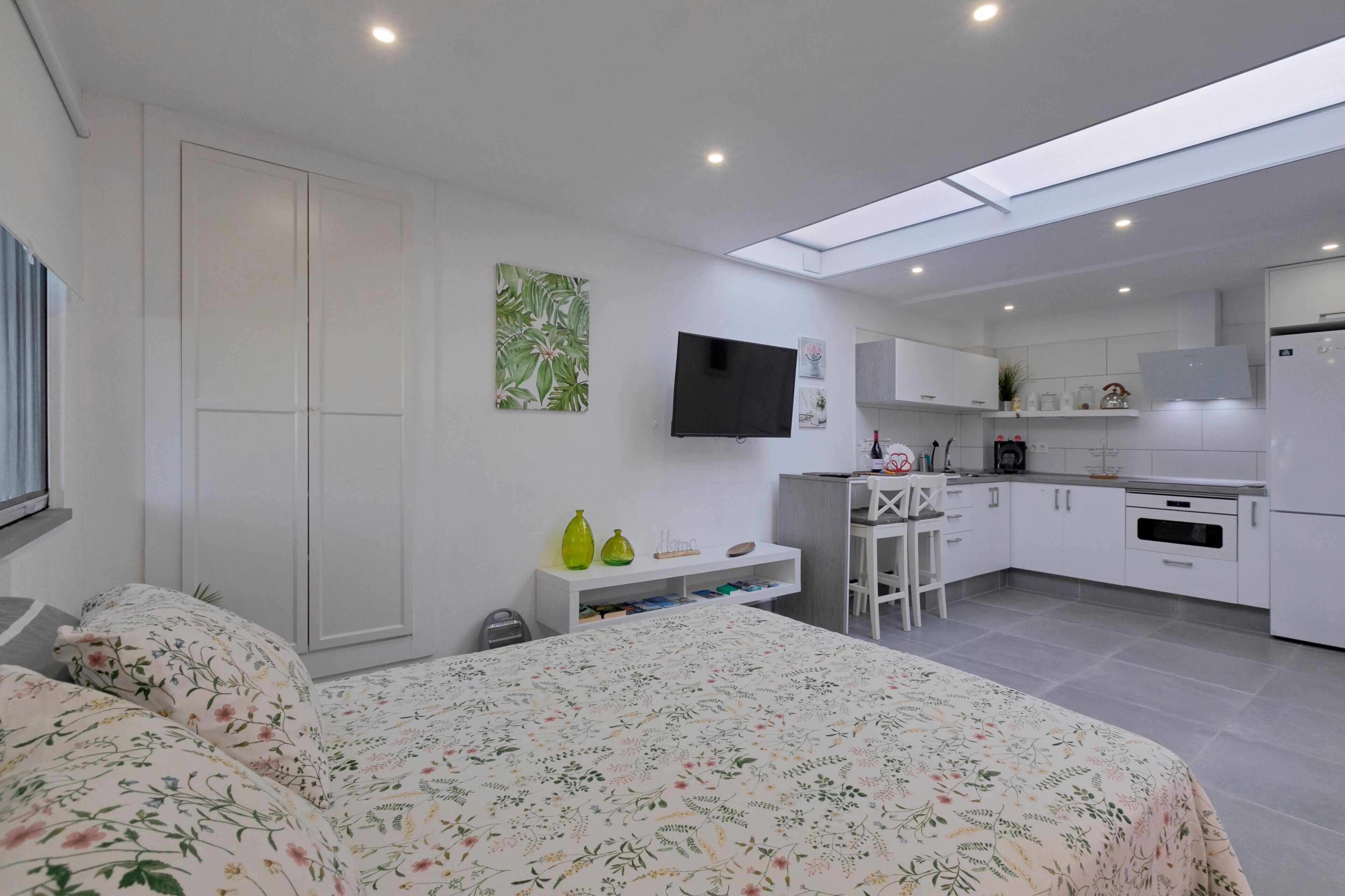 1 chambre, fer et planche à repasser, Wi-Fi gratuit, draps fournis