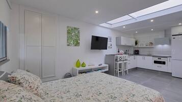 1 chambre, fer et planche Ă repasser, Wi-Fi gratuit, draps fournis