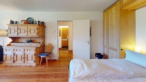 1 bedroom, free WiFi, bed sheets - Well-kept holiday apartament house in a prime location in St. (St. Moritz)