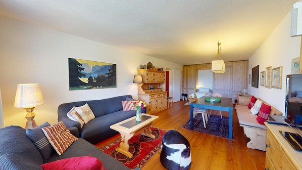 TV, stereo - Well-kept holiday apartament house in a prime location in St. (St. Moritz)