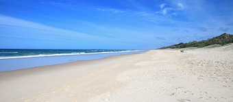 Serene 3-bedroom retreat, nestled in nature, a short walk from Yaroomba Beach