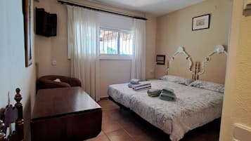 4 bedrooms, WiFi, bed sheets