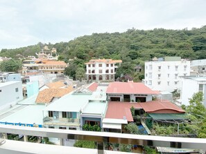 Monolocale, balcone, vista montagna | Tende oscuranti, insonorizzazione, ferro/asse da stiro, Wi-Fi gratuito