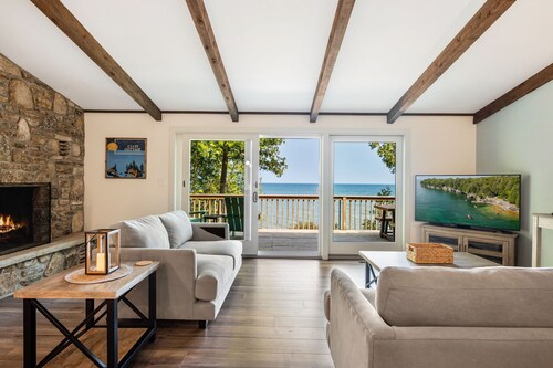 Tranquil Cliff Cottage  - Northern Door County