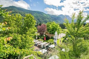 Outdoor dining - Apartment Cafe Max 2 with balcony 55 m2 (Trins)