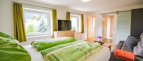 1 bedroom, free WiFi, bed sheets