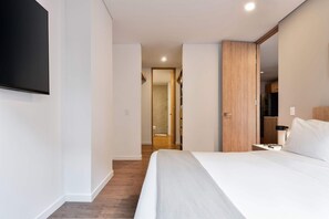1 bedroom, desk, iron/ironing board, WiFi