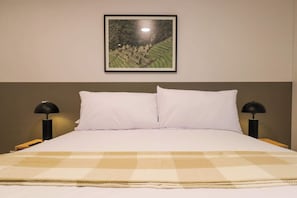 2 bedrooms, WiFi, bed sheets, wheelchair access - w* | Elegant 2BR w/ Spacious Terrace in Miraflores (Miraflores)
