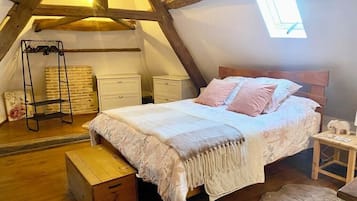 3 chambres, fer et planche à repasser, draps fournis