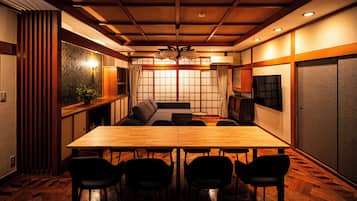 Deluxe Villa, Garden View | Dining room