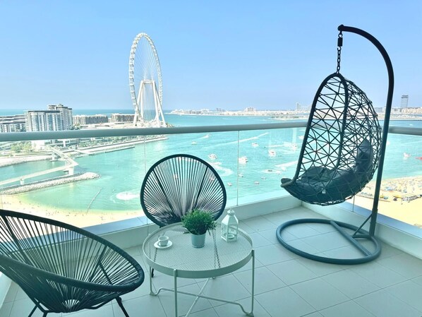 Exclusive Apartment, 2 Bedrooms, Balcony, Sea View