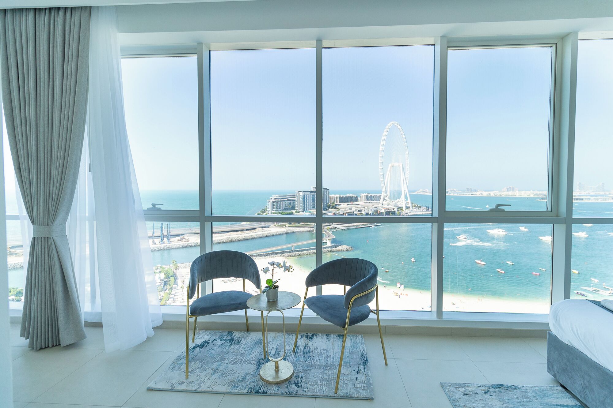 Exclusief appartement, 2 slaapkamers, balkon, uitzicht op zee | Verduisterende gordijnen, gratis wifi