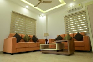 Coin salon dans le hall