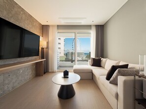 Ropa de cama de alta calidad y escritorio 