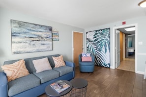 Interior - Beachside Bliss: Oceanfront Suite w/ Breakfast (Myrtle Beach)