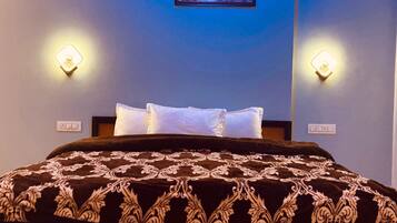 Deluxe Room, Balcony, Valley View | Free WiFi