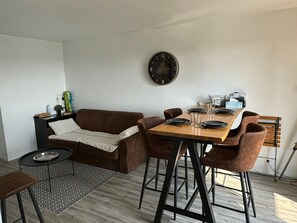 Dining - Cabourg: 2-Room Apartment, Near Beach, Balcony, WiFi (Cabourg)