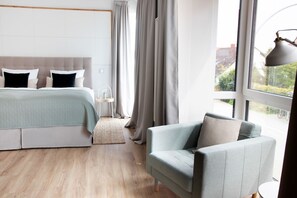 1 soverom, skrivebord, wi-fi (inkludert) og sengetøy