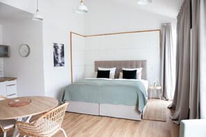 1 habitación, escritorio, wifi gratis y ropa de cama
