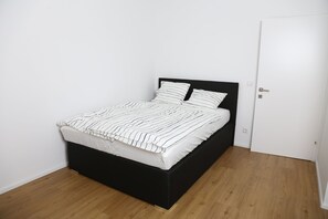 1 bedroom, WiFi, bed sheets - T23 | Studio apartment near the subway (Wien)