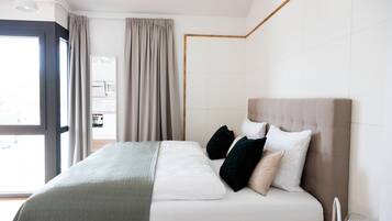 1 bedroom, desk, free WiFi, bed sheets