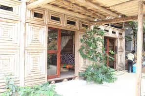 Exterior - Highway 24 Lounge Masaka (Masaka)