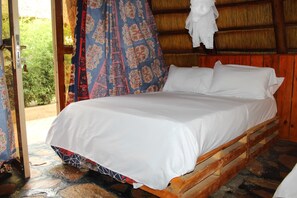Iron/ironing board, free WiFi - Highway 24 Lounge Masaka (Masaka)