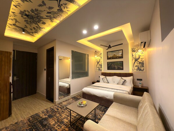 Rom – premium | Minibar, skrivebord, blendingsgardiner og lydisolert