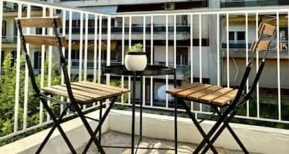 Hh | Family Suite w/ Balcony