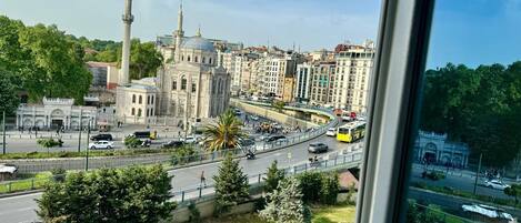 Superior Double Room, City View | Pemandangan bandar