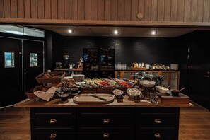 Petit déjeuner buffet compris tous les jours