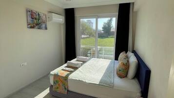 2 bedrooms, desk, iron/ironing board, free WiFi