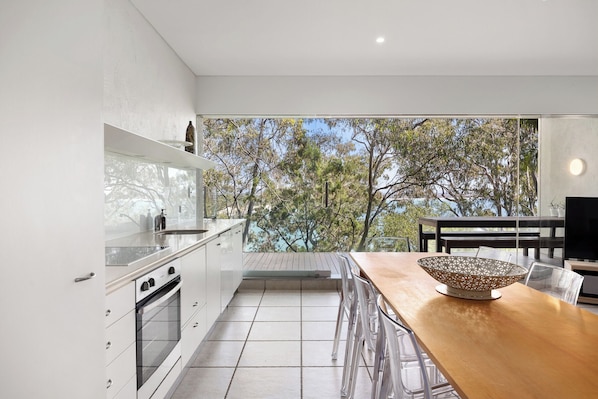 Fridge, microwave, oven, stovetop - Ocean Views & Calm (Noosa)