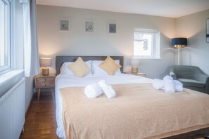 4 bedrooms, free WiFi, bed sheets - Hill House - 4 Bedroom - Llanrhidian (Swansea)