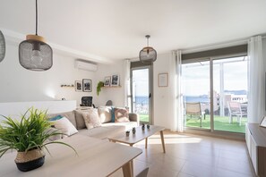 Smart TV, stereo - Cervantes Apartment in Carboneras with terrace and sea views (Carboneras)