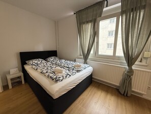 Standard-studio, 1 parisänky | Työpöytä, ilmainen Wi-Fi